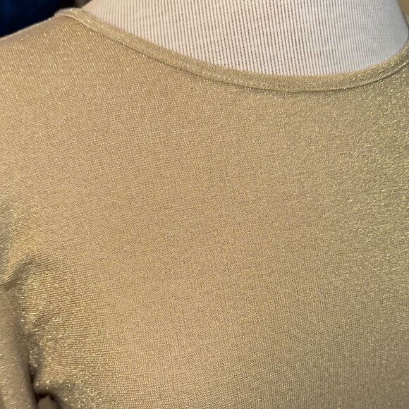 Liz Claiborne Gold Shimmer Puff Sleeve Top w/ Button Embellishments Size Medium - Picture 7 of 11
